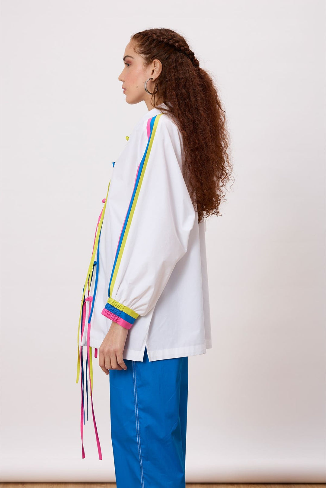 Sloane Shirt Sporty and cool - this tie placket shirt with colour block trim