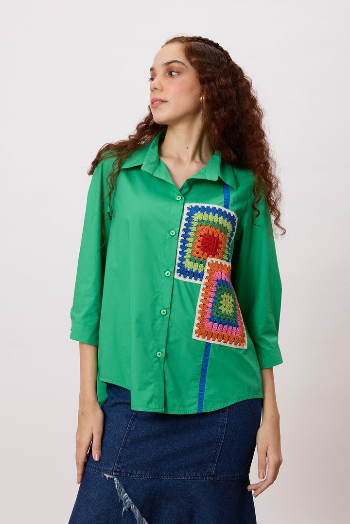 Sofie Shirt A classic shirt with crochet patches
