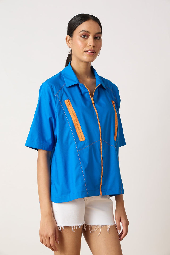 Dawson Shirt A sporty zip front shirt with Zipper detail