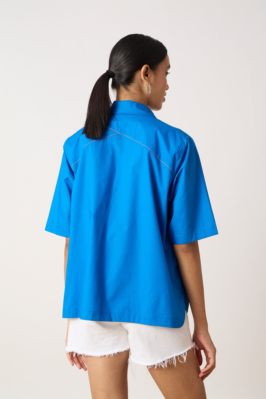 Dawson Shirt A sporty zip front shirt with Zipper detail