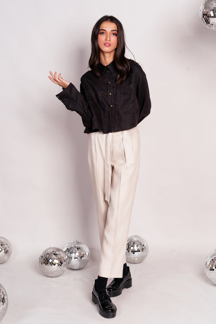 Cropped shirt in linen with large front pockets