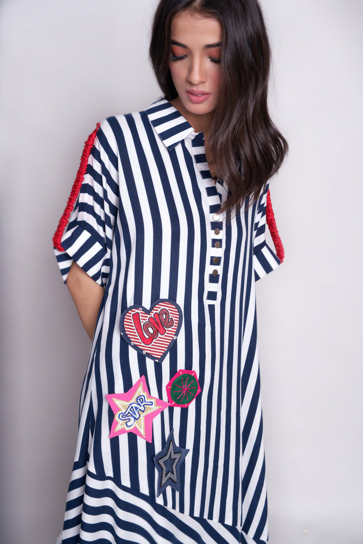 Mid length kaftan tunic in large stripes with folded sleeves and ruched details