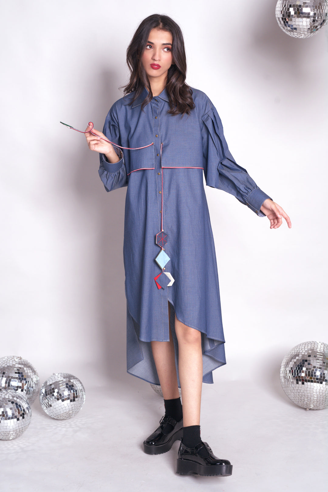 Relaxed fit midi shirt dress with  rounded longer back