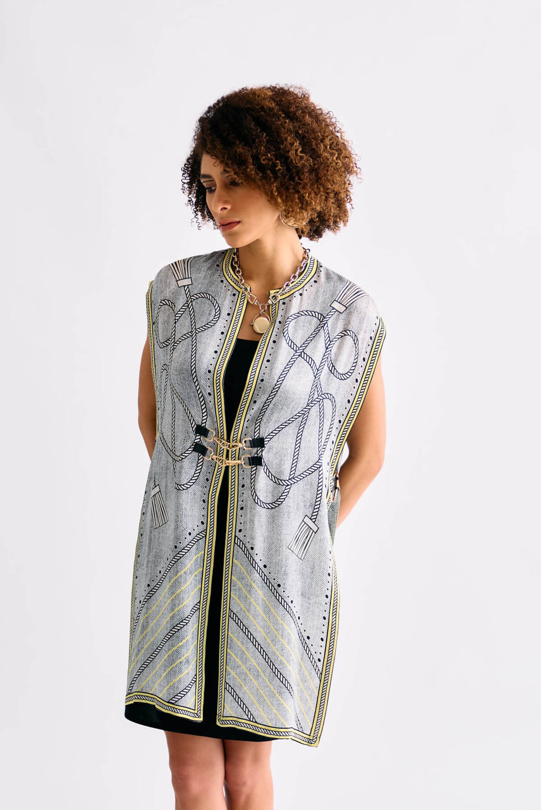 Nubia open cover-up printed fabric with slim fit pants
