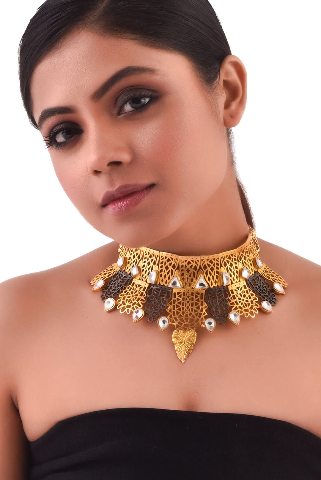Choker With Kundans In Dual Colour Polish